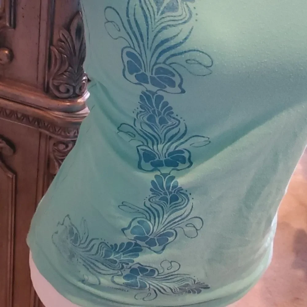 Merrell XS t-shirt.  - Picture 2 of 4